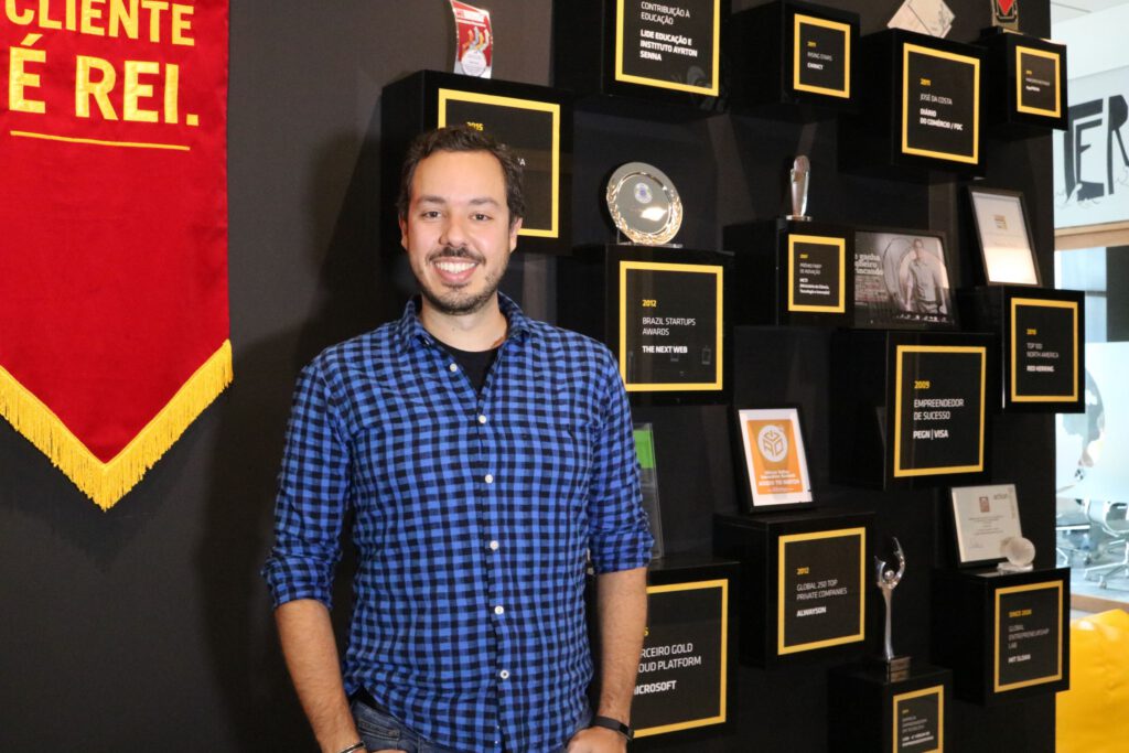 Dasein entrevista: Gustavo Caetano